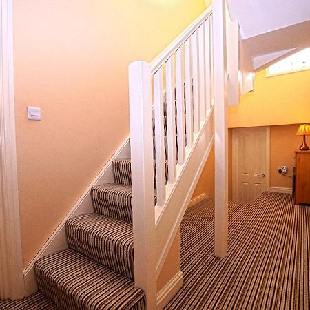 The Flat @ Sixteen Скарбъро Екстериор снимка