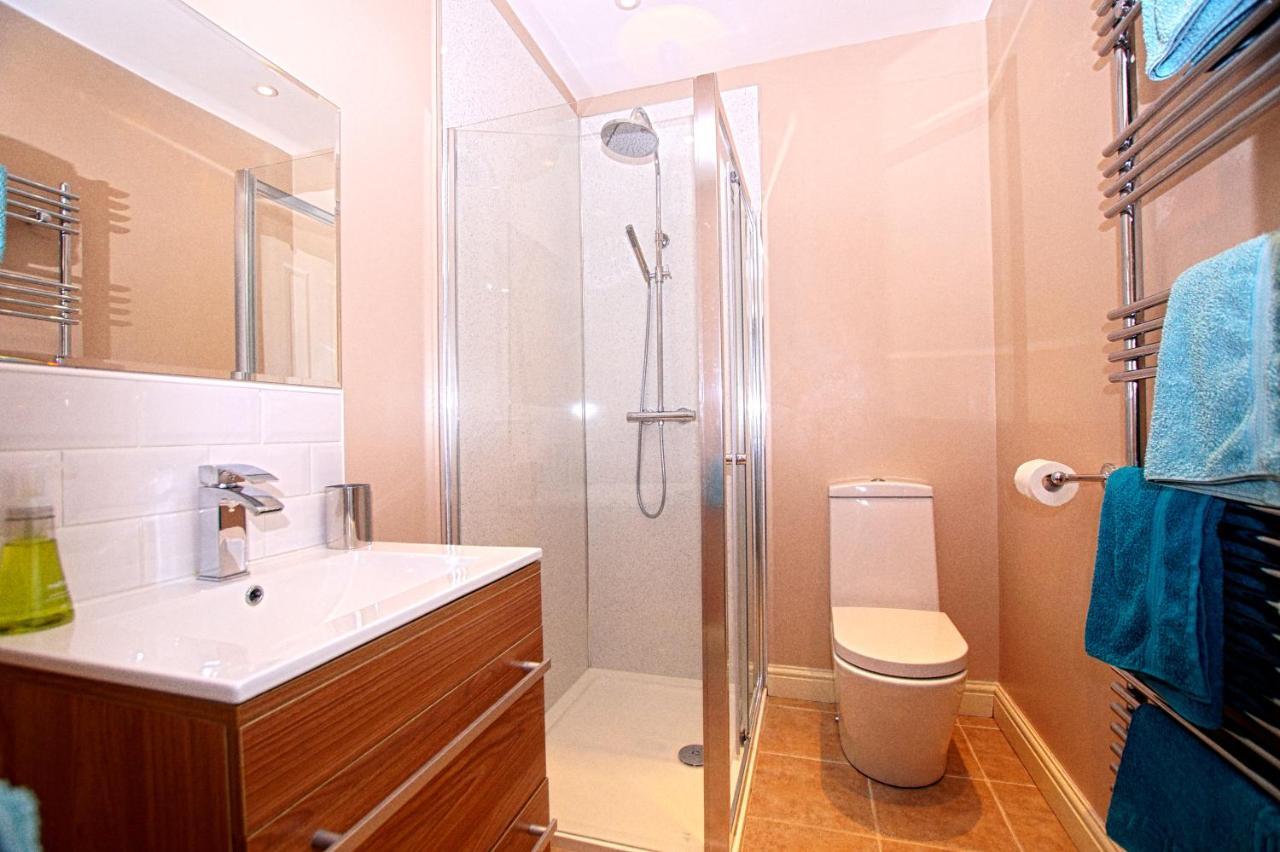 The Flat @ Sixteen Скарбъро Екстериор снимка